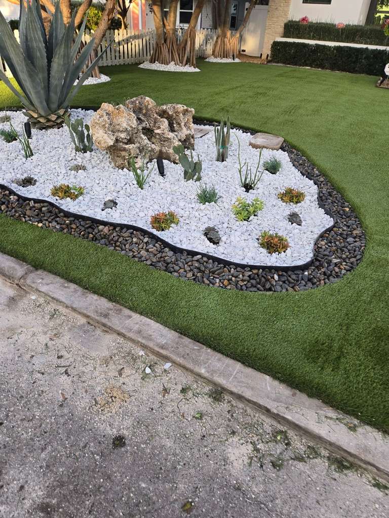 738959E7 EC72 4592 BBCA 4F39A5ED3205 1 105 c