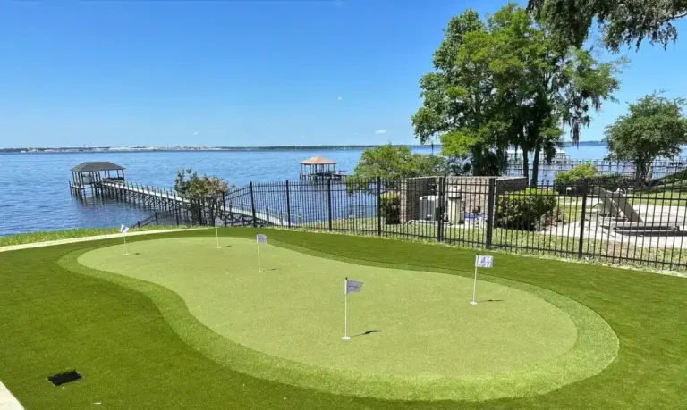 St Petersburg outdoor putting green