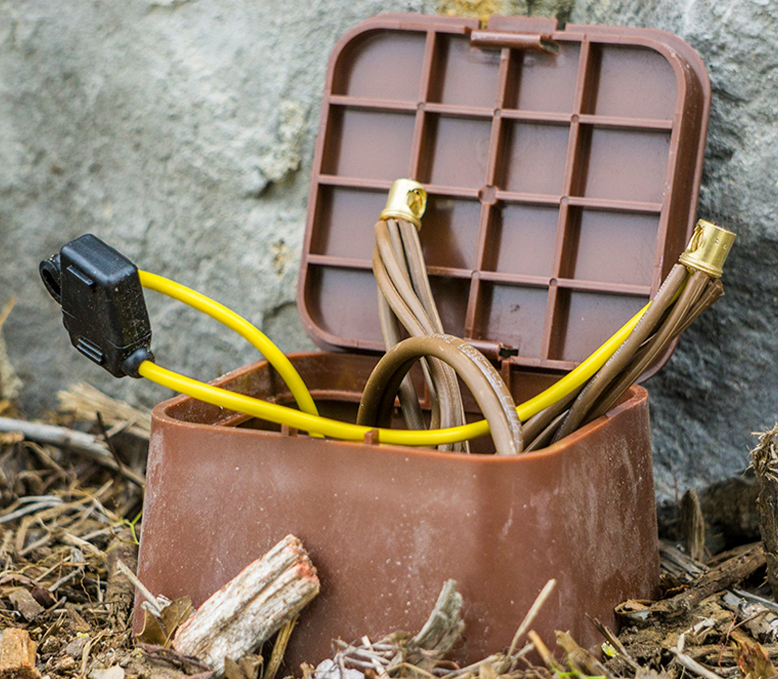 HUB wiring system junction box connection