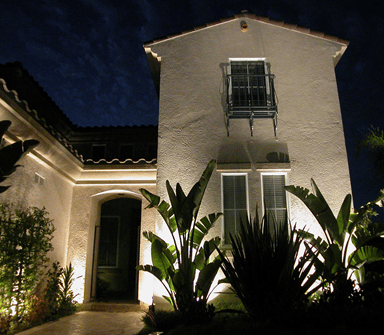 Low-voltage landscape lighting connection